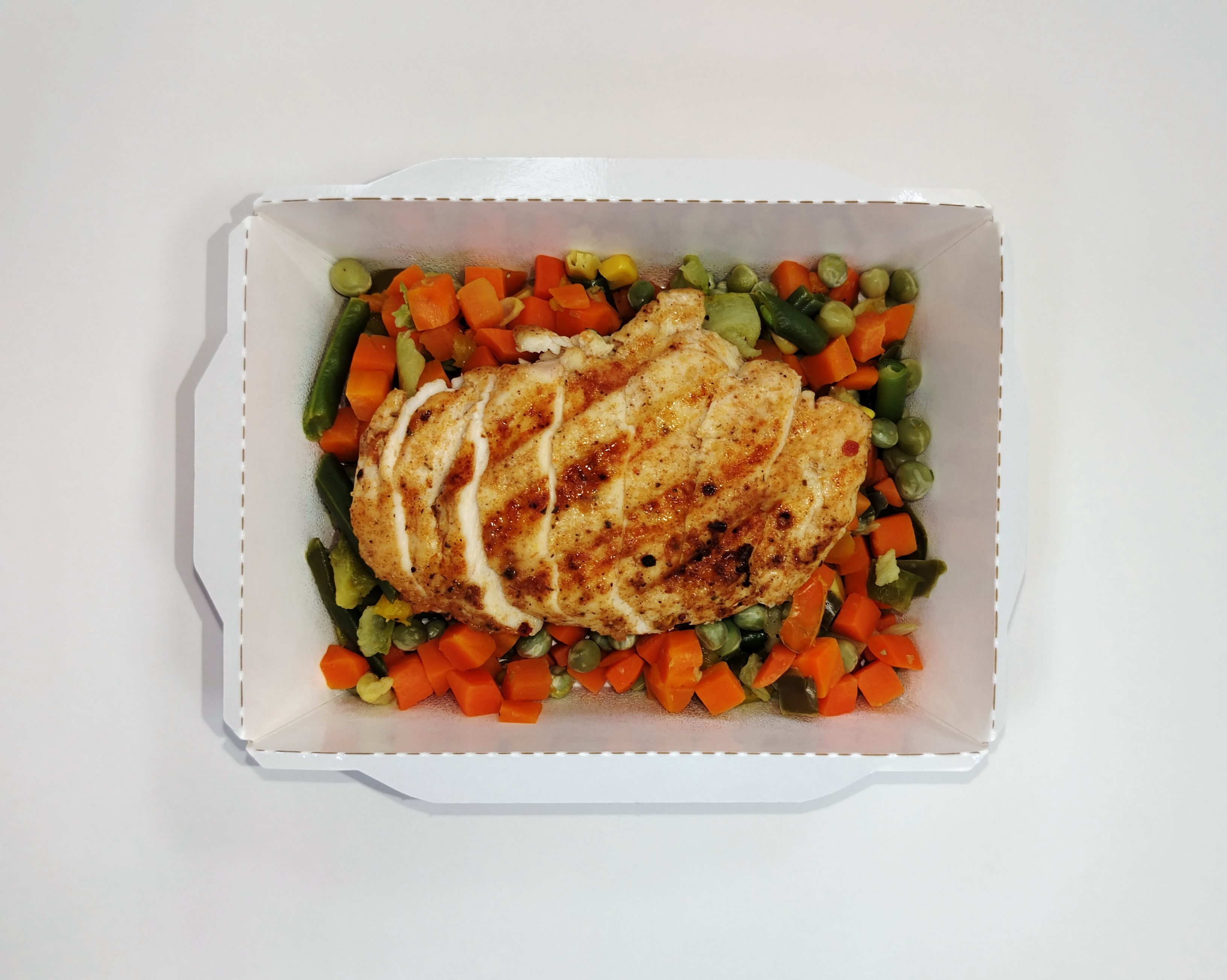 Куриная грудка с овощами